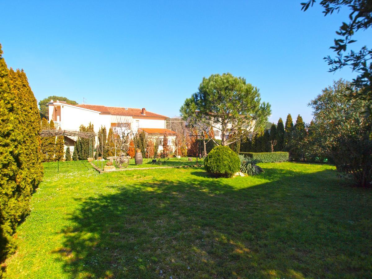 Apartments Mirela 1554 Pula Buitenkant foto