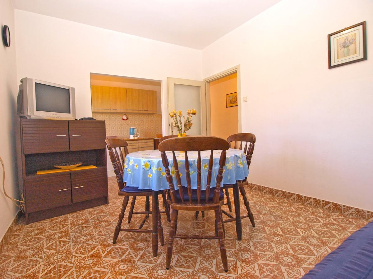 Apartments Mirela 1554 Pula Buitenkant foto